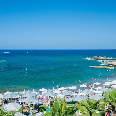 Golden מלון הרסוניסוס