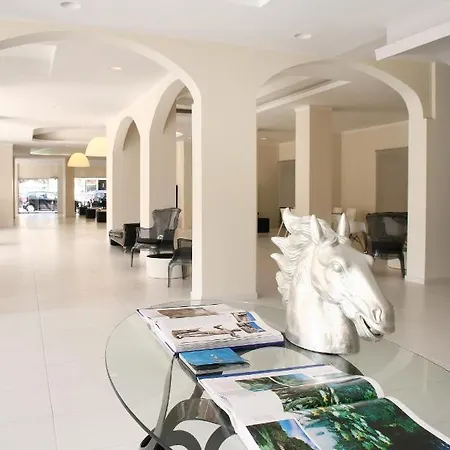 Golden מלון הרסוניסוס