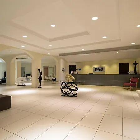 Golden 4* הרסוניסוס