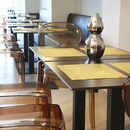 מלון Golden הרסוניסוס