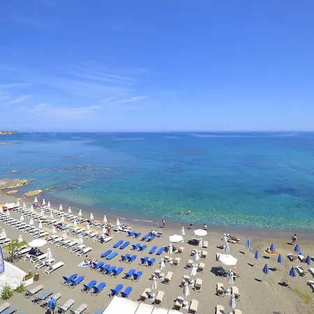 מלון Golden הרסוניסוס