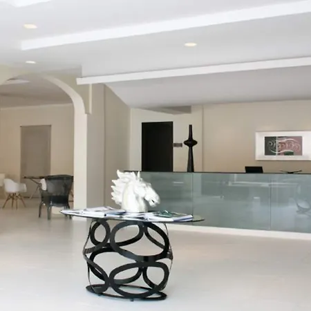 Golden 4* הרסוניסוס