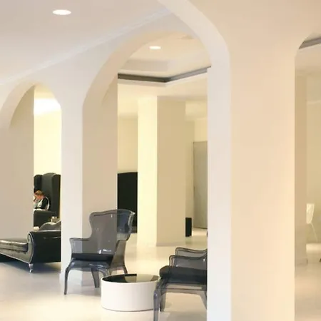 Golden 4* הרסוניסוס